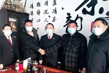 欠款教师面临解雇风险？